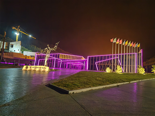 城市亮化是现代城市建设的重要组成部分,它不仅可以美化城市的夜景,还能提升城市的整体形象。随着科技的不断进步,城市亮化也得到了更多的关注和创新。本文将介绍一些关于城市亮化的创意和技术,帮助读者了解城市亮化的重要性以及如何进行仁布城市亮化的规划和实施。 城市亮化是现代城市建设的重要组成部分,它不仅可以美化城市的夜景,还能提升城市的整体形象。随着科技的不断进步,城市亮化也得到了更多的关注和创新。本文将介绍一些关于城市亮化的创意和技术,帮助读者了解仁布城市亮化的重要性以及如何进行仁布城市亮化的规划和实施。